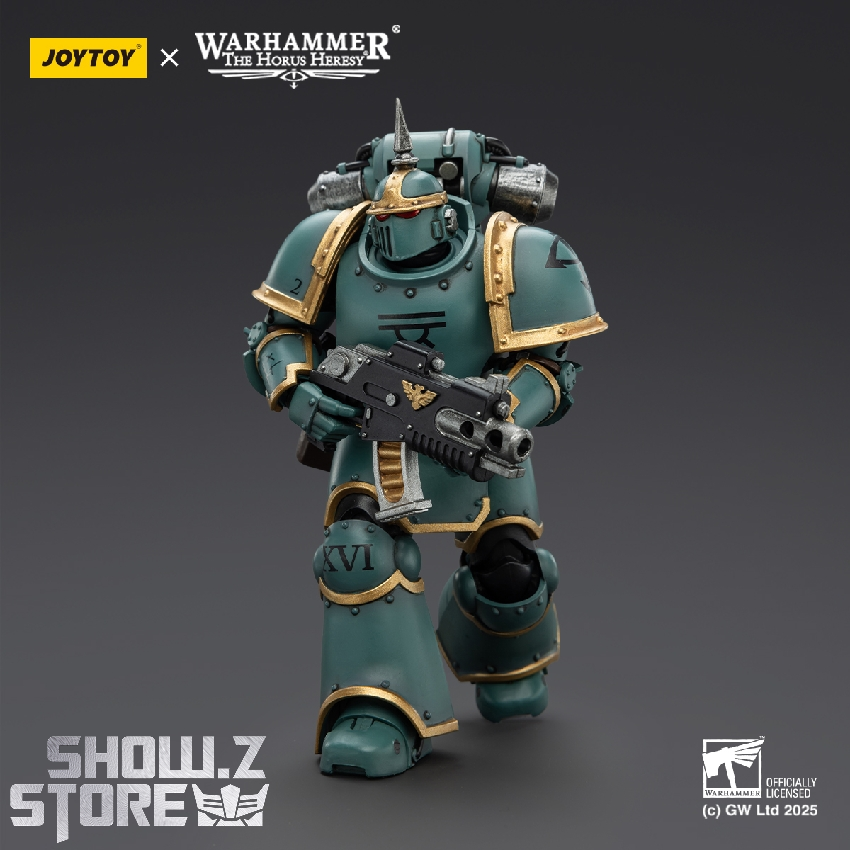 JoyToy Warhammer Sons of Horus red legionary side view with rifle weapon JoyToy Warhammer Sons of Horus red legionary side view with rifle weapon