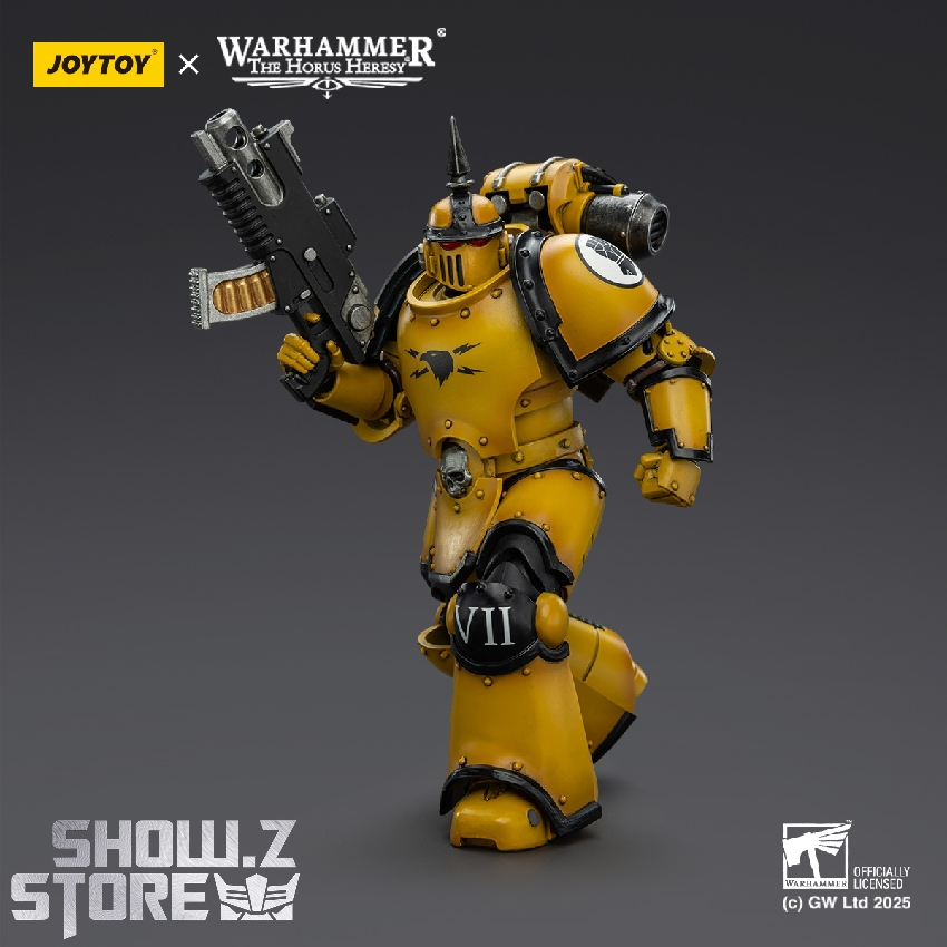 JoyToy Warhammer Imperial Fists yellow legionary side view with weapon JoyToy Warhammer Imperial Fists yellow legionary side view with weapon