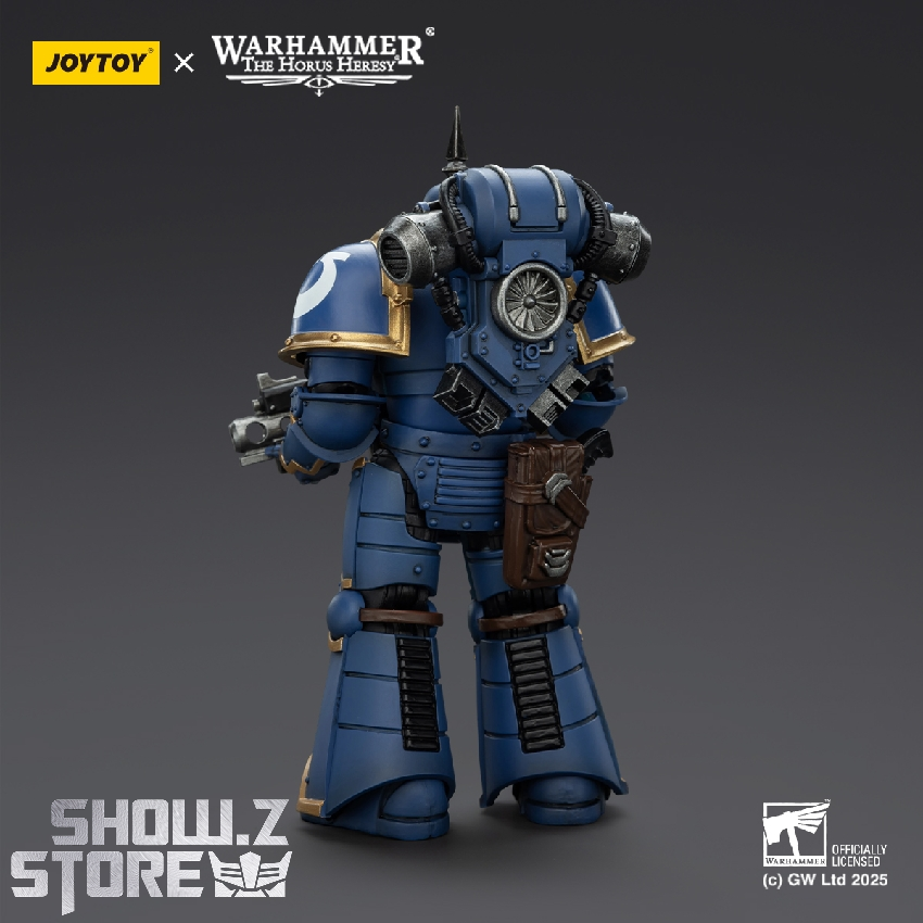 JoyToy Warhammer Ultramarines blue armor space marine back view detailed JoyToy Warhammer Ultramarines blue armor space marine back view detailed