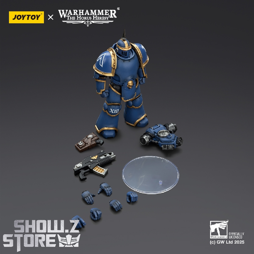 JoyToy Warhammer Ultramarines legionary with accessories and display base JoyToy Warhammer Ultramarines legionary with accessories and display base