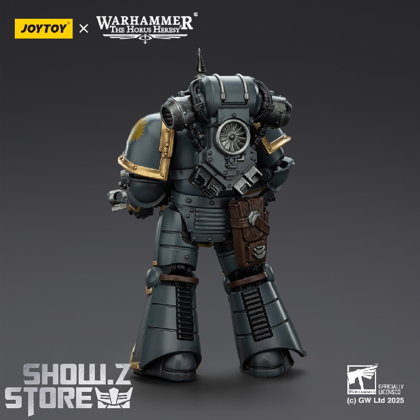 JoyToy Warhammer Space Wolves blue armor space marine back view detail JoyToy Warhammer Space Wolves blue armor space marine back view detail