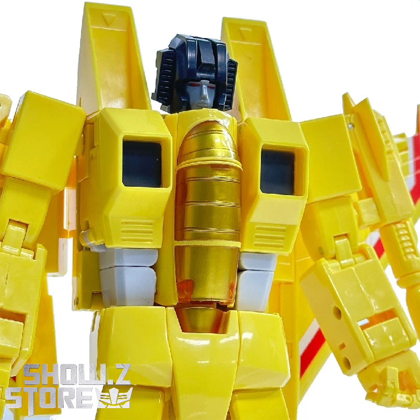 MakeToys MTRC-05 Col Mustard robot rear view showing panel details MakeToys MTRC-05 Col Mustard robot rear view showing panel details