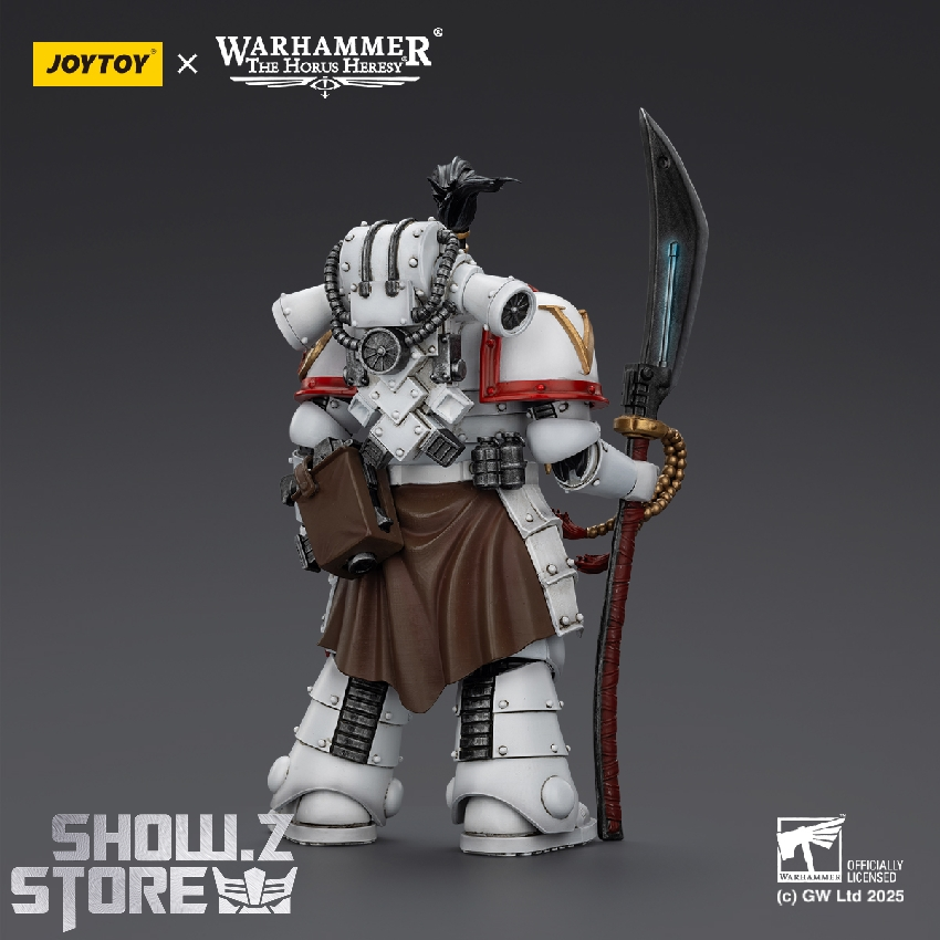 JoyToy Warhammer Praetor from rear showing cloak and armor details JoyToy Warhammer Praetor from rear showing cloak and armor details