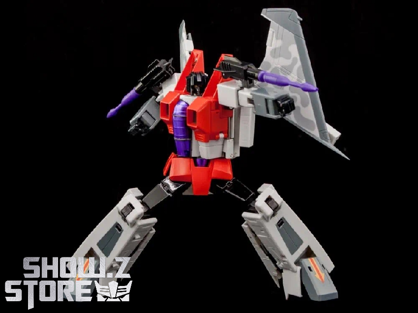 Screamer robot with purple weapons and extended arms Screamer robot with purple weapons and extended arms