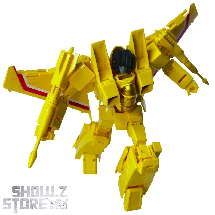 MakeToys MTRC-05 Col Mustard robot standing pose with extended wings MakeToys MTRC-05 Col Mustard robot standing pose with extended wings