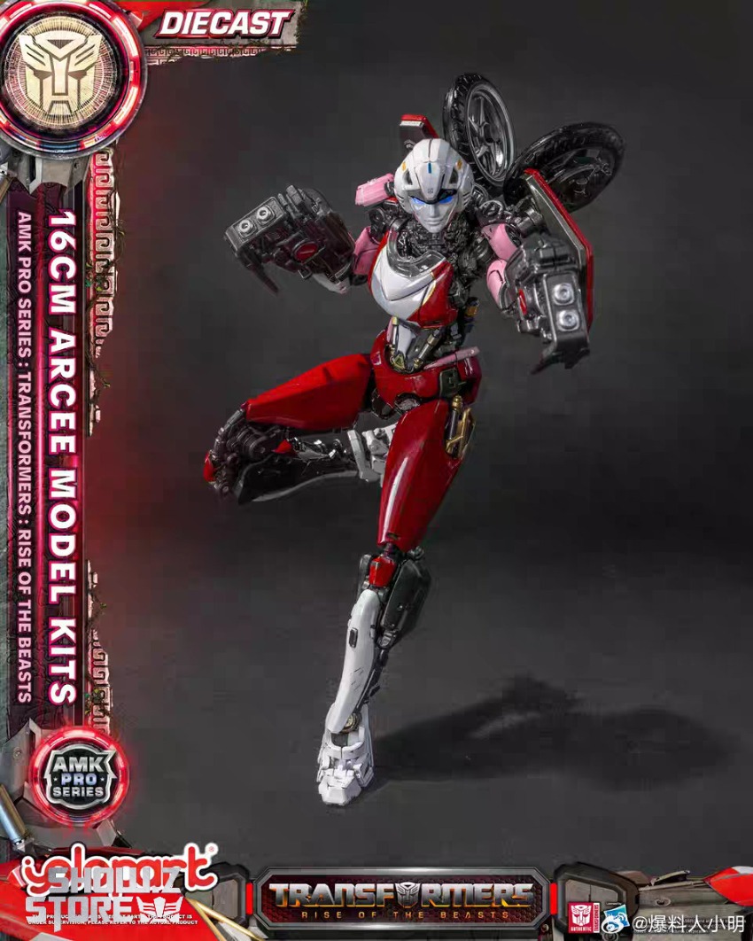 Red/white female warrior robot with gun accessories Red/white female warrior robot with gun accessories