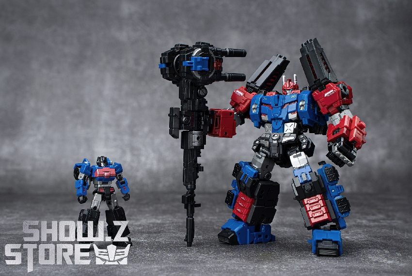 Blue and white large transformer robot commander figure Blue and white large transformer robot commander figure