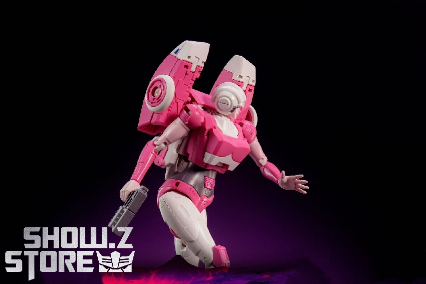 Zeta Toys EX-05N Arc Arcee pink cartoon color robot standing Zeta Toys EX-05N Arc Arcee pink cartoon color robot standing