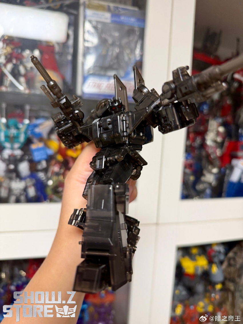 Newage Sixshot black transparent version side pose Newage Sixshot black transparent version side pose