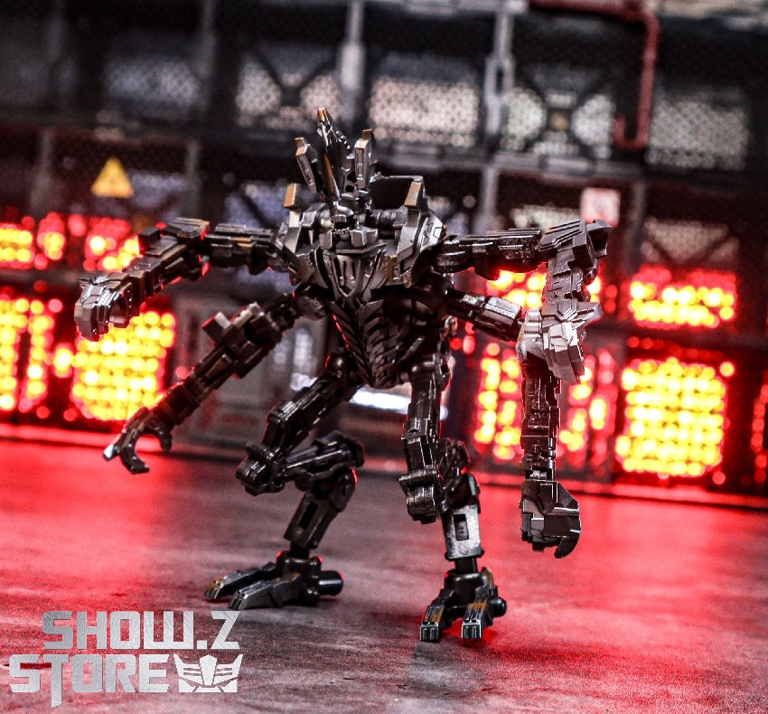 Complete oversized Scourge figure Complete oversized Scourge figure