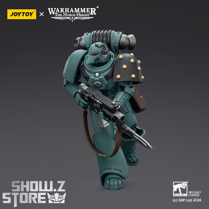 JoyToy Sons of Horus MKVI Legionary rifle stance detail JoyToy Sons of Horus MKVI Legionary rifle stance detail