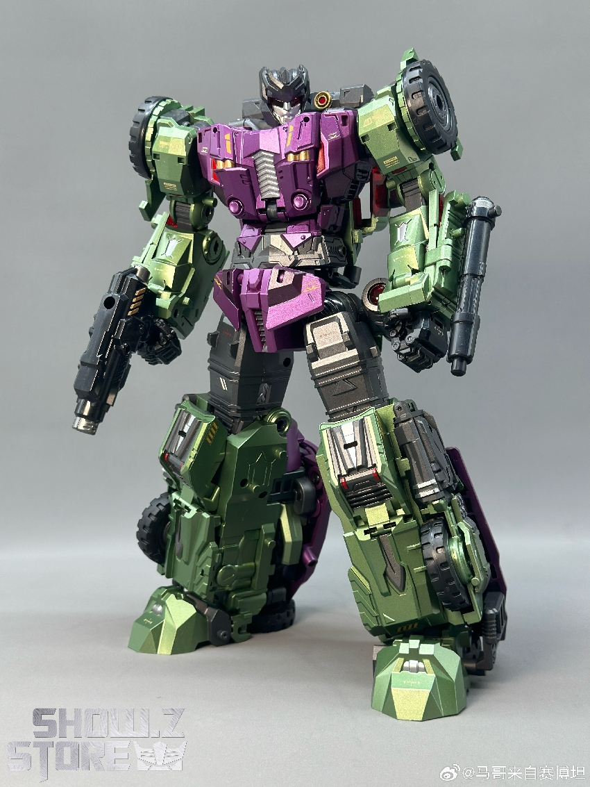 Devastator Mixmaster articulated robot fighter standing stance Devastator Mixmaster articulated robot fighter standing stance
