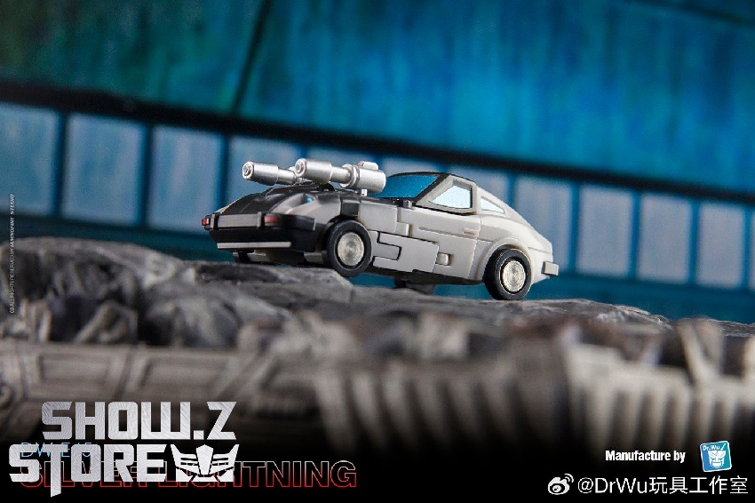 Dr.Wu DW-E45 Silver Lightning Bluestreak white sports car mode dynamic pose Dr.Wu DW-E45 Silver Lightning Bluestreak white sports car mode dynamic pose