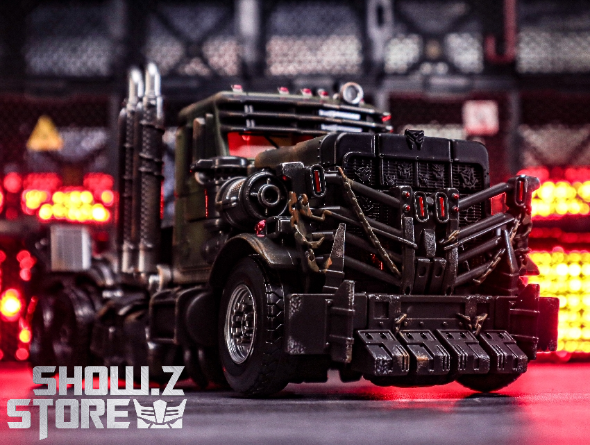 Scourge robot mode with detailed armor Scourge robot mode with detailed armor