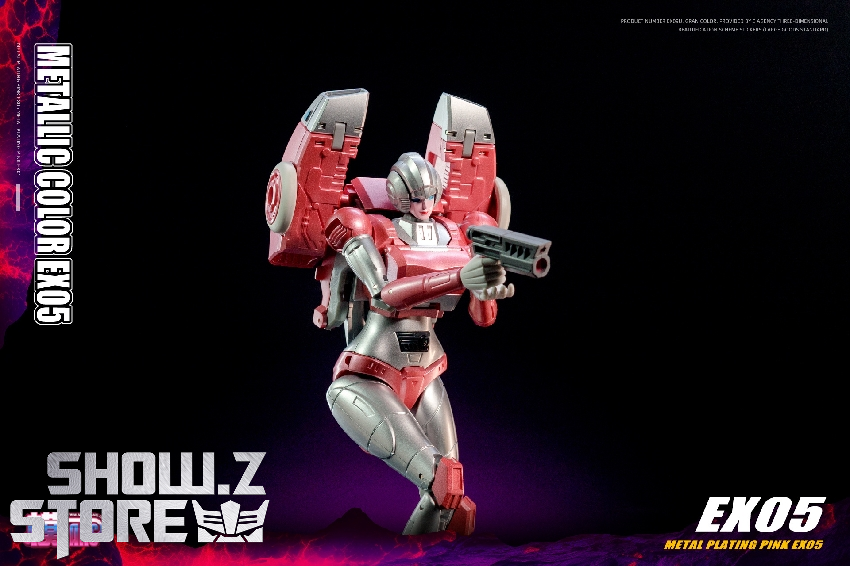 Zeta Toys EX-05 Arc Arcee metallic robot figure standing pose Zeta Toys EX-05 Arc Arcee metallic robot figure standing pose