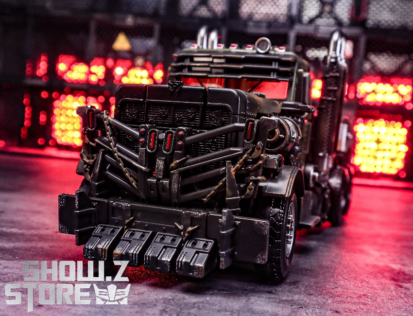 Scourge action pose with weapons Scourge action pose with weapons