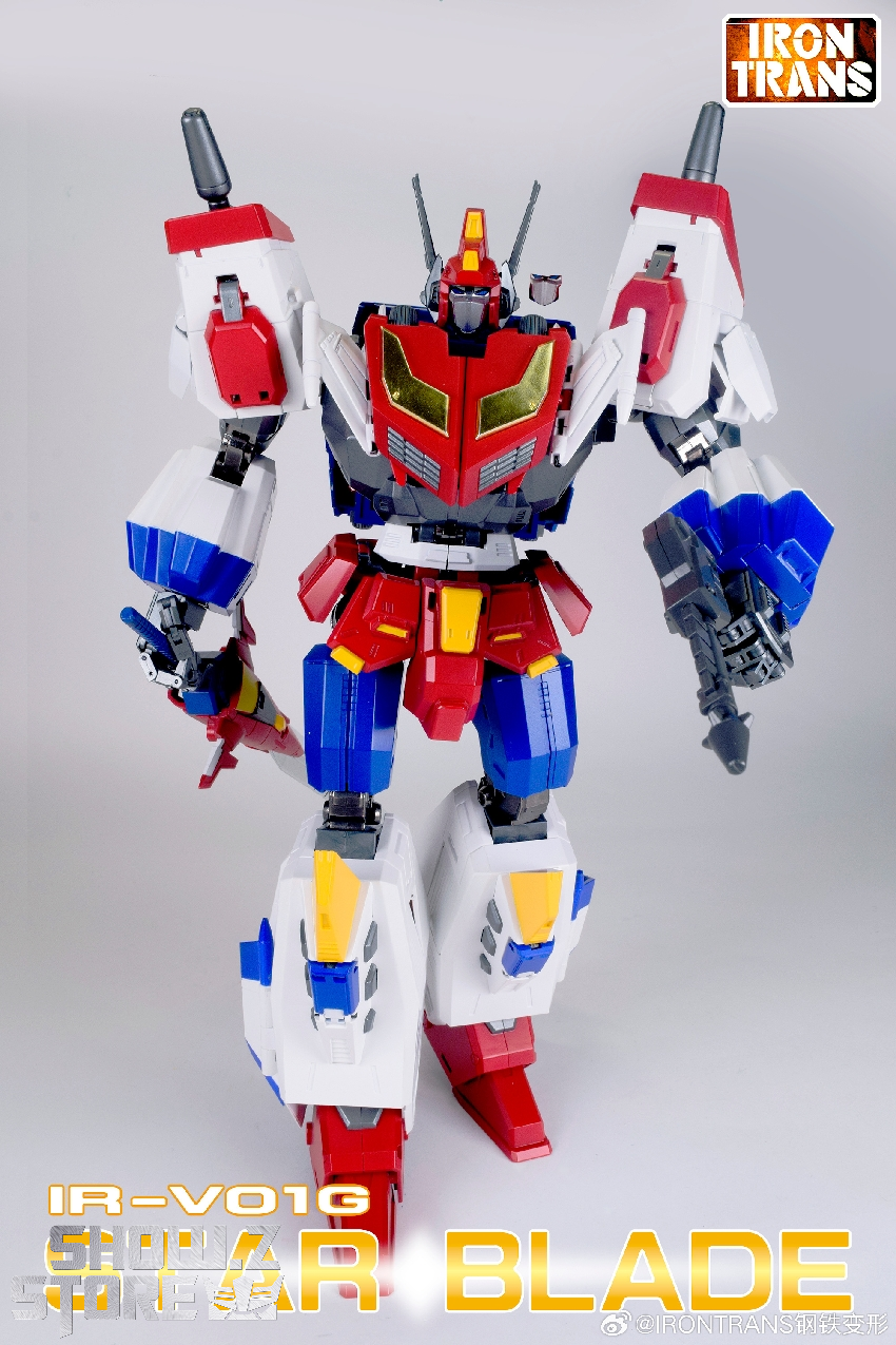 IronTrans IR-V01G Star Blade Star Saber Limited robot front pose IronTrans IR-V01G Star Blade Star Saber Limited robot front pose