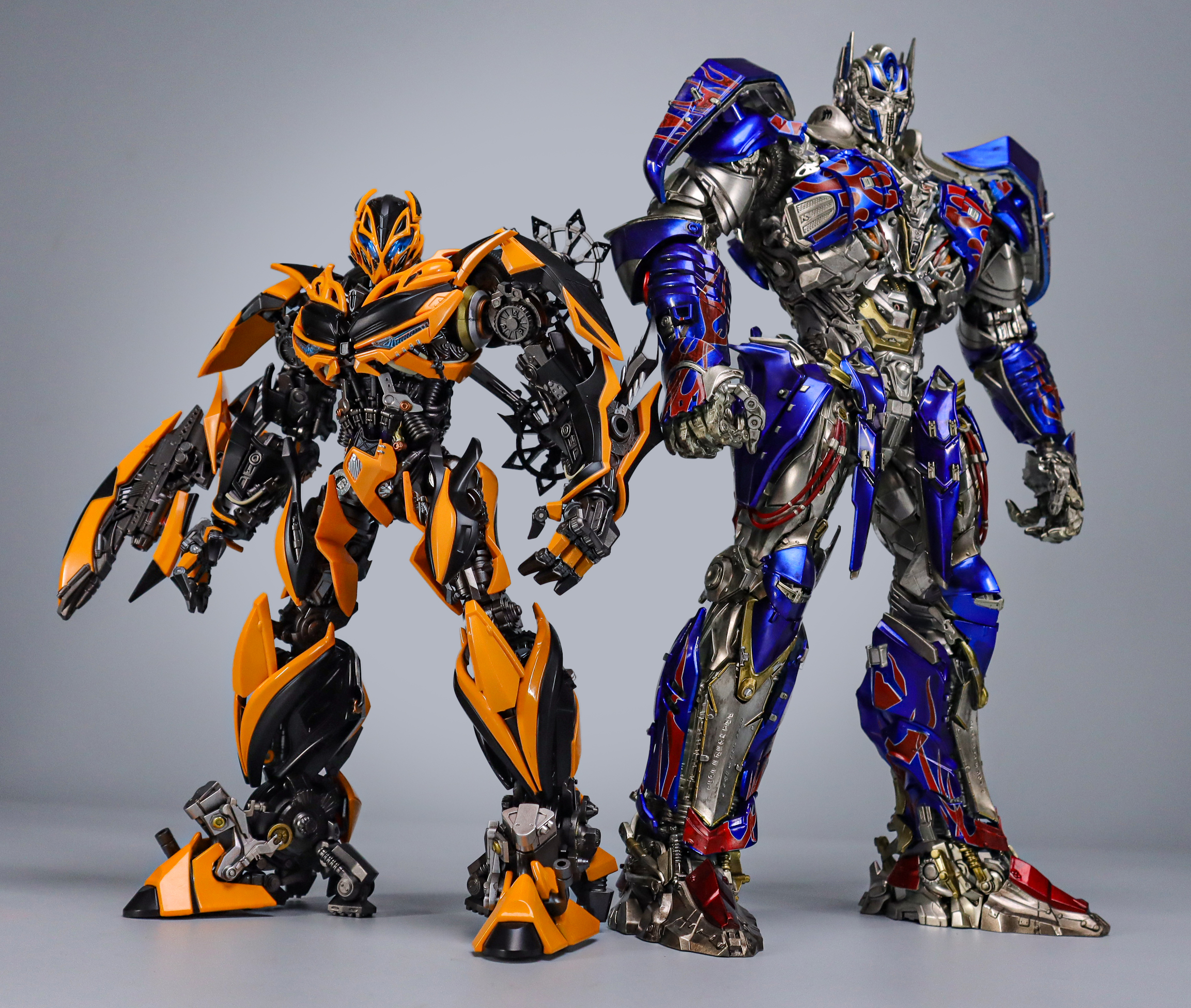 Bumblebee and Optimus Prime scale comparison robots Bumblebee and Optimus Prime scale comparison robots