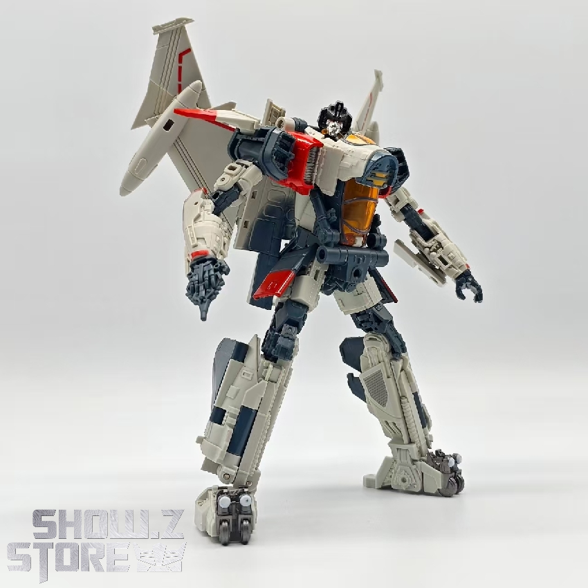 BW TW-1037 Transformers Bumblebee Blitzwing robot mode side pose BW TW-1037 Transformers Bumblebee Blitzwing robot mode side pose