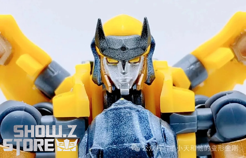 Yellow blue robot figure with cheetah tiger transformation displaying complex articulation mechanism system Yellow blue robot figure with cheetah tiger transformation displaying complex articulation mechanism system