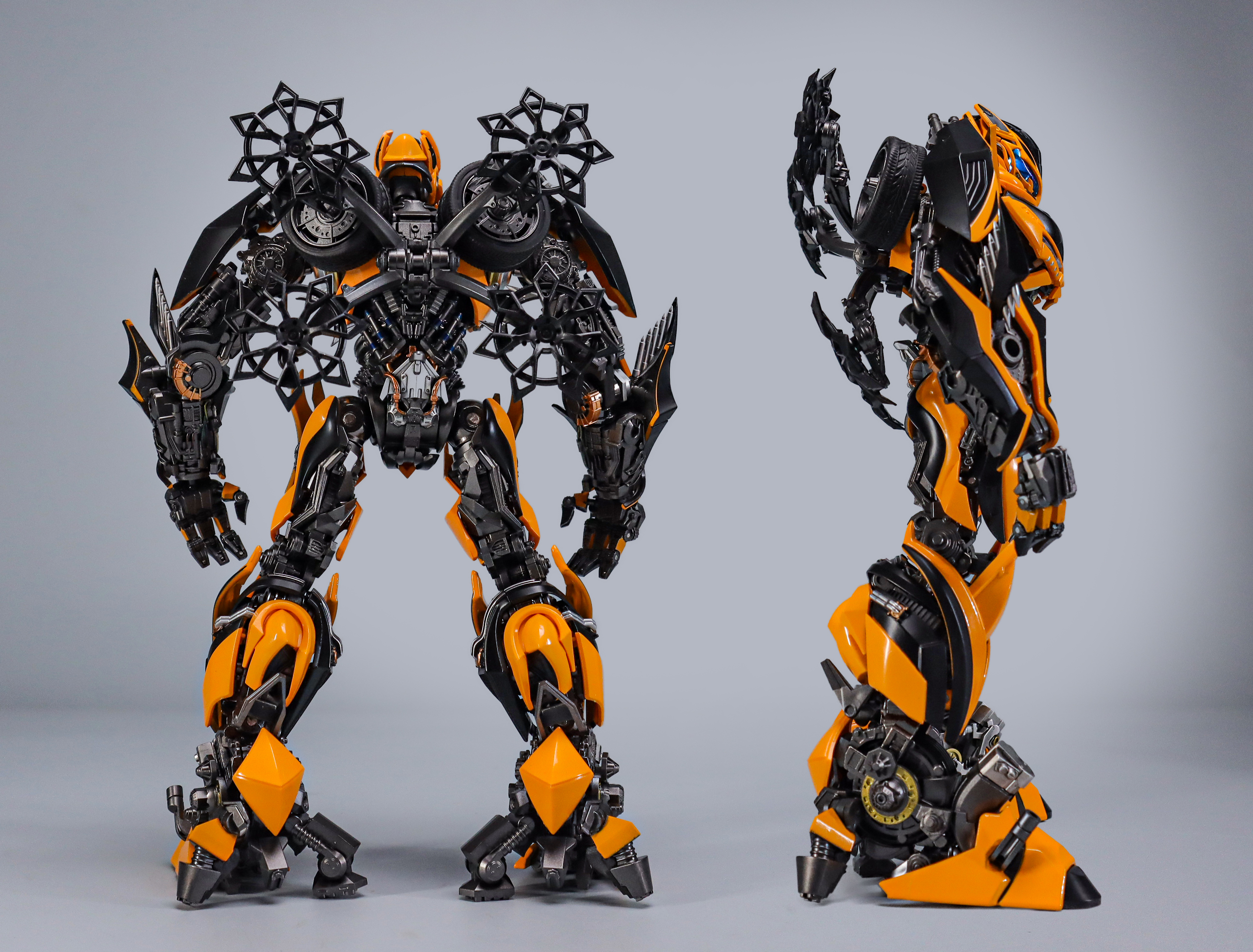 4th Party CM-006 Age of Extinction Bumblebee robot front 4th Party CM-006 Age of Extinction Bumblebee robot front