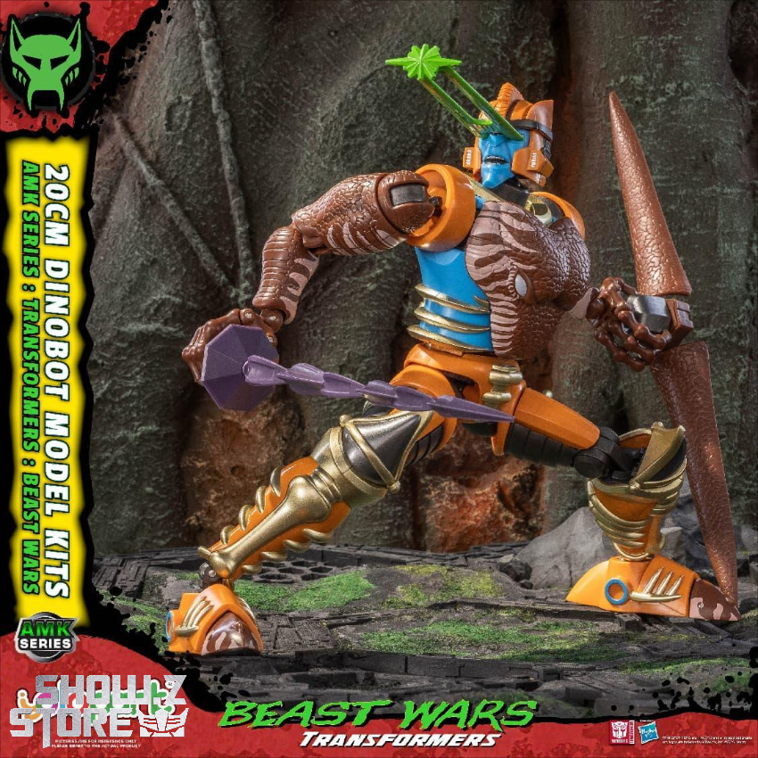 Dynamic battle pose showing Dinobot articulation and detail Dynamic battle pose showing Dinobot articulation and detail