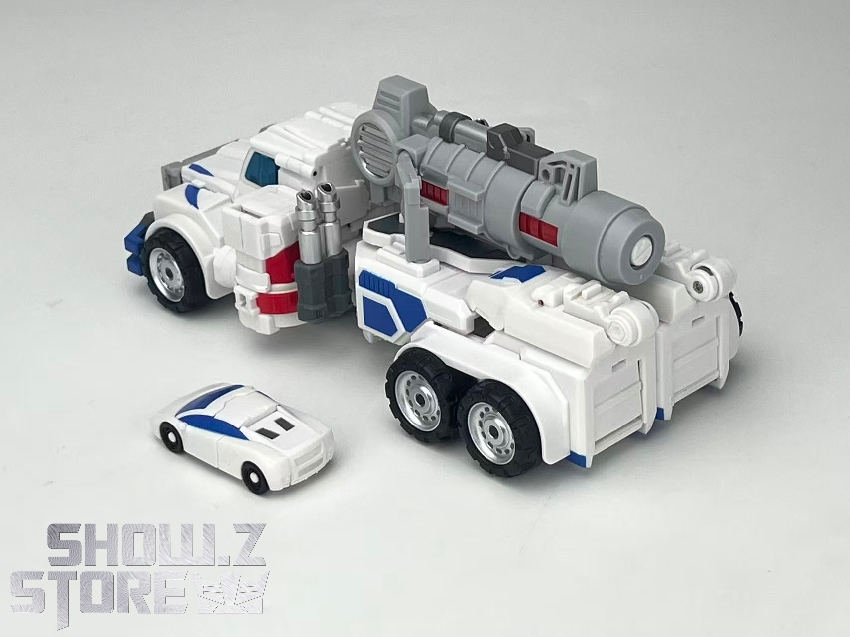 MB-15F Optimus Prime white version showing dual vehicle modes MB-15F Optimus Prime white version showing dual vehicle modes