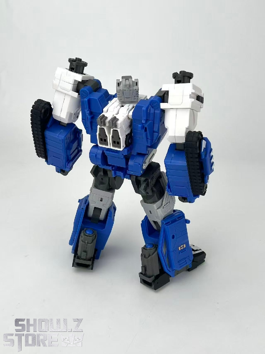 MB-20B Overload robot in blue armor configuration with weapons MB-20B Overload robot in blue armor configuration with weapons