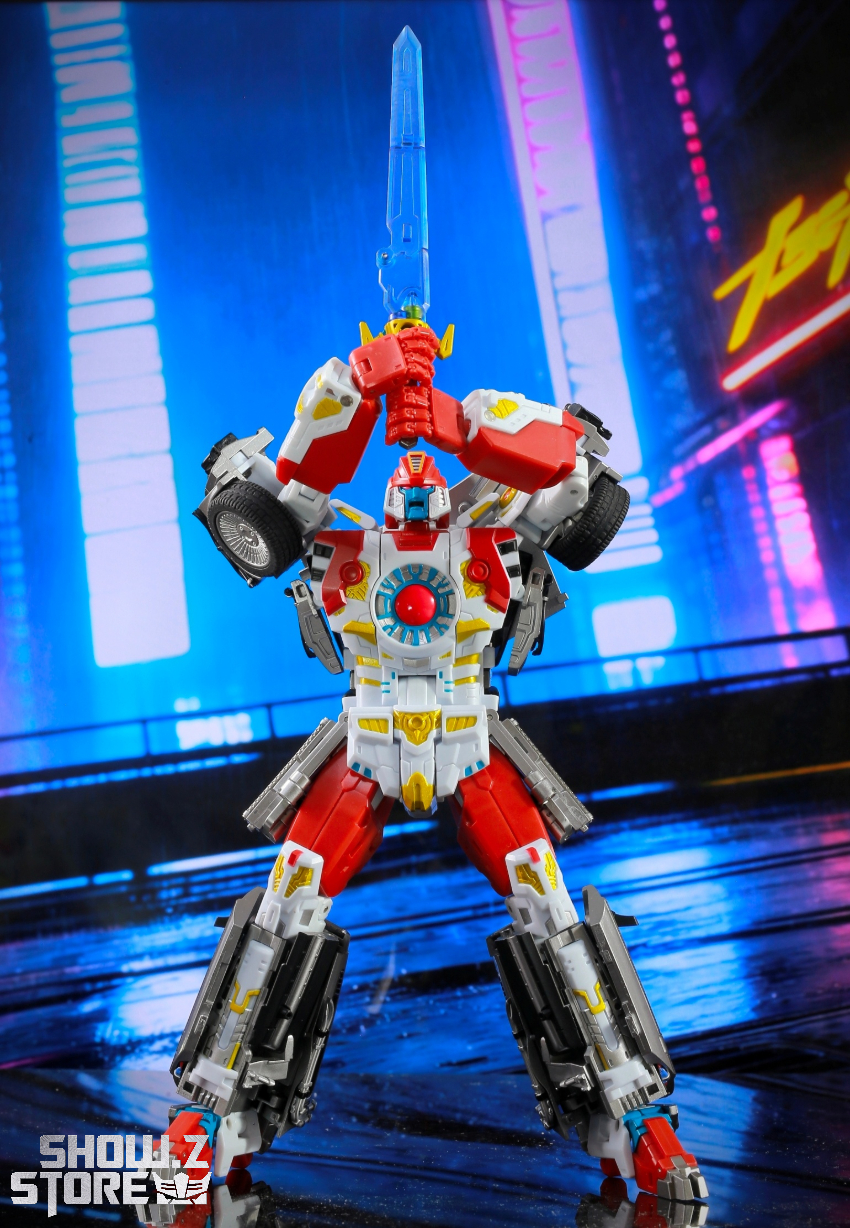 Detailed view of IF-03 with sword weapon and articulated limbs Detailed view of IF-03 with sword weapon and articulated limbs