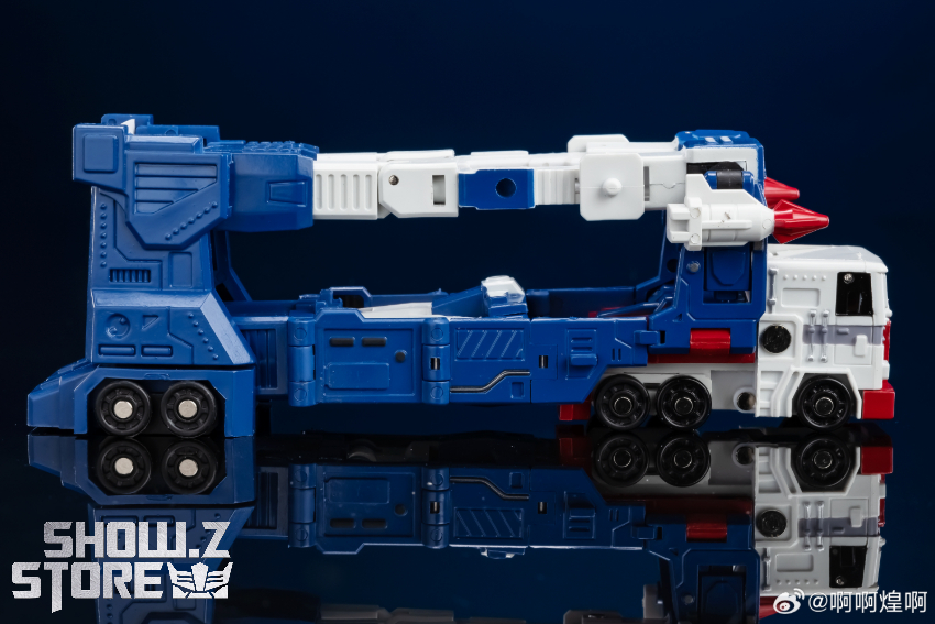 Magic Square MS-B04A Ultra Magnus Repaint Version - View 6 Magic Square MS-B04A Ultra Magnus Repaint Version - View 6