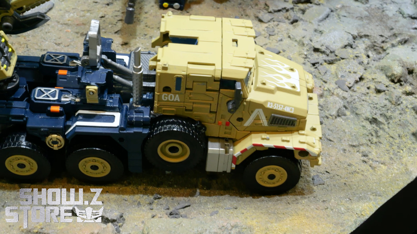 Takara Tomy Overgear OG-03 Optimus Prime - View 5 Takara Tomy Overgear OG-03 Optimus Prime - View 5