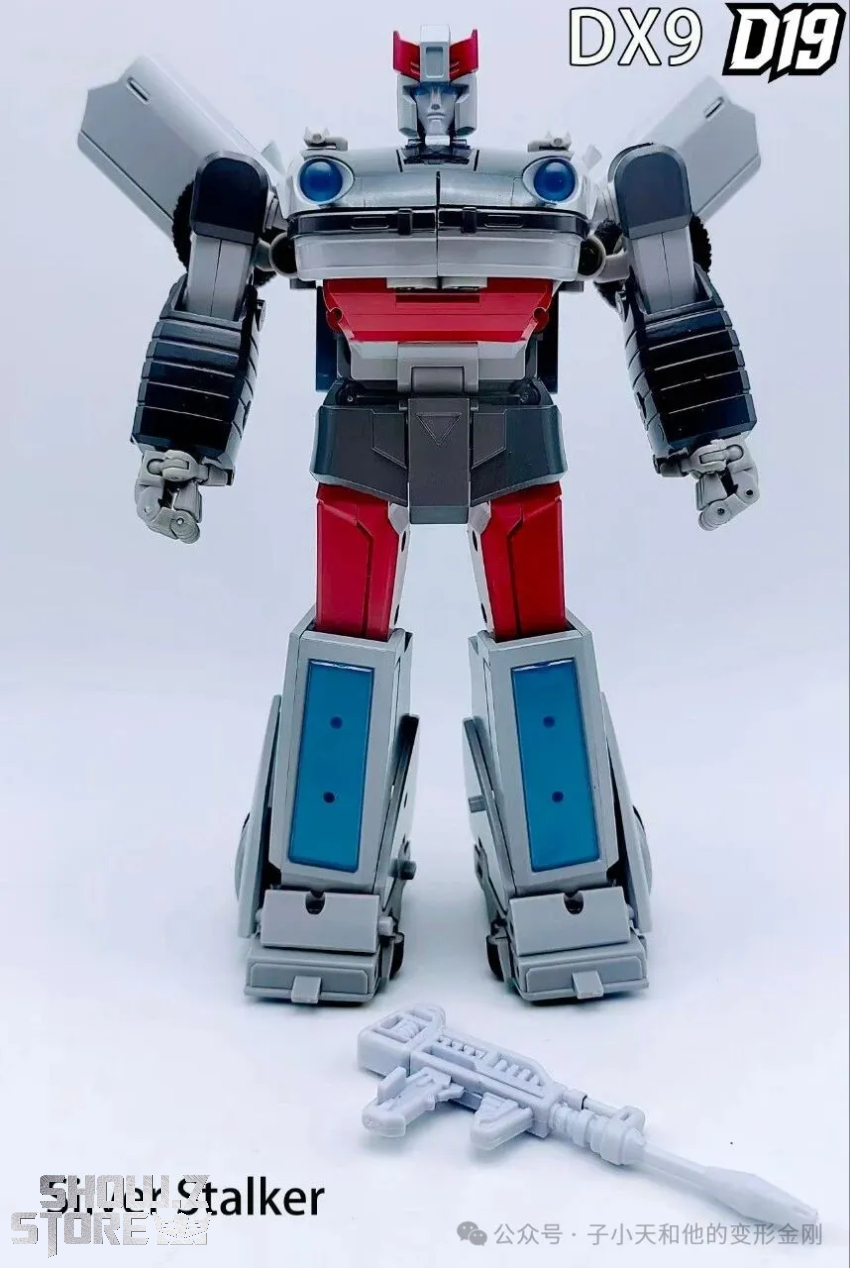 DX9 Toys D19 Silver Stalker Bluestreak - View 1 DX9 Toys D19 Silver Stalker Bluestreak - View 1