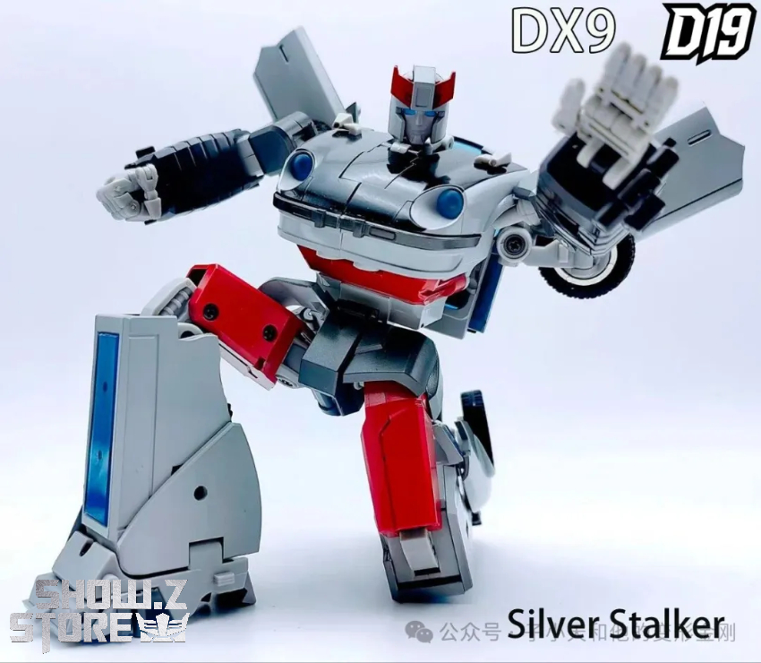 DX9 Toys D19 Silver Stalker Bluestreak - View 1 DX9 Toys D19 Silver Stalker Bluestreak - View 1
