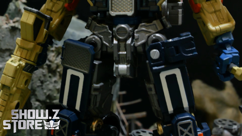 Takara Tomy Overgear OG-03 Optimus Prime - View 3 Takara Tomy Overgear OG-03 Optimus Prime - View 3