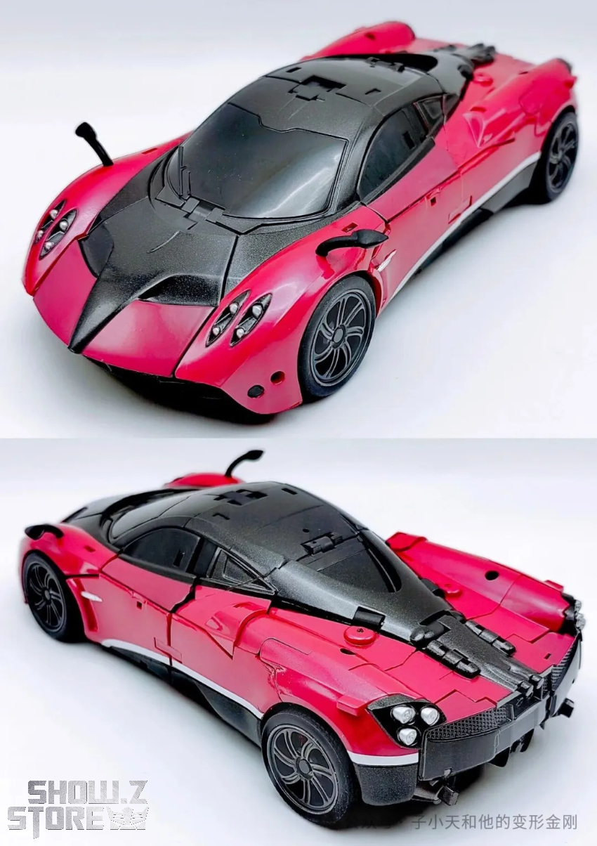 Unique Toys R09-02 Red Destroyer Stinger Repaint Version - View 1 Unique Toys R09-02 Red Destroyer Stinger Repaint Version - View 1
