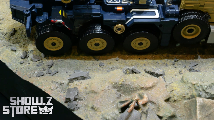 Takara Tomy Overgear OG-03 Optimus Prime - View 6 Takara Tomy Overgear OG-03 Optimus Prime - View 6