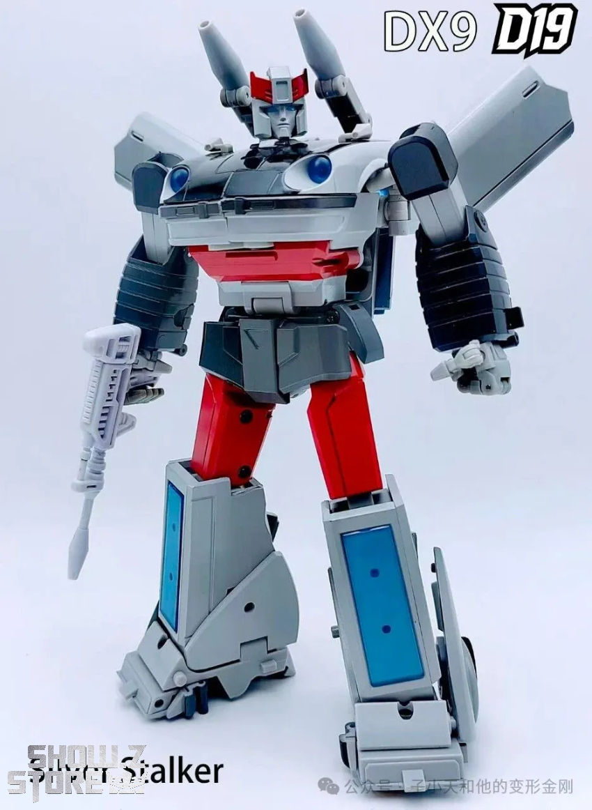 DX9 Toys D19 Silver Stalker Bluestreak - View 1 DX9 Toys D19 Silver Stalker Bluestreak - View 1