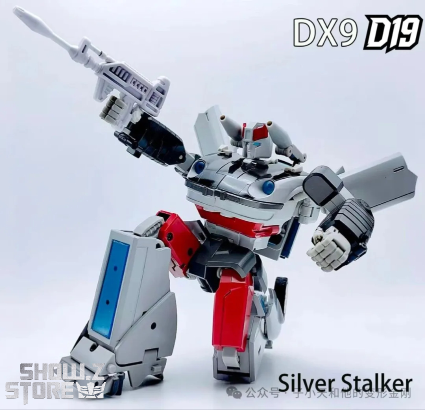 DX9 Toys D19 Silver Stalker Bluestreak - View 1 DX9 Toys D19 Silver Stalker Bluestreak - View 1
