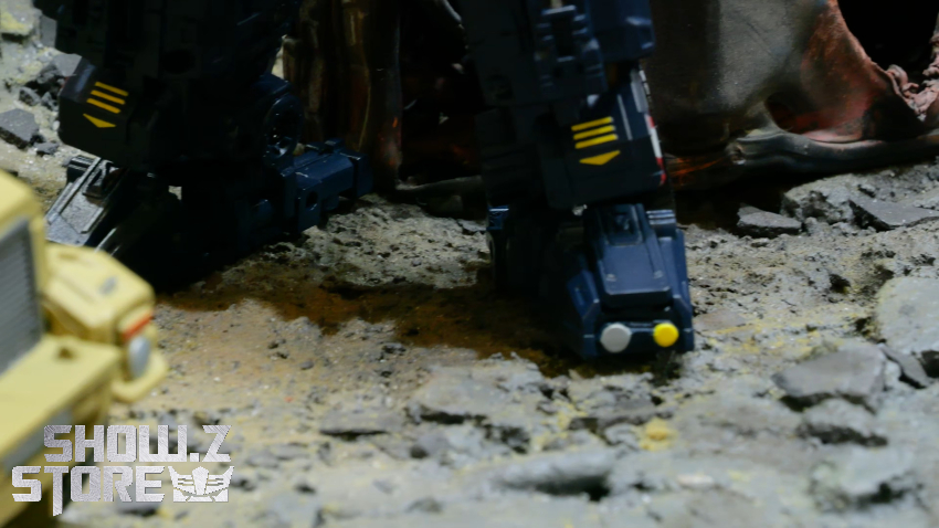 Takara Tomy Overgear OG-03 Optimus Prime - View 4 Takara Tomy Overgear OG-03 Optimus Prime - View 4