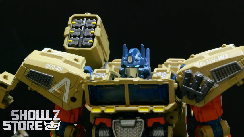 Takara Tomy Overgear OG-03 Optimus Prime - View 2 Takara Tomy Overgear OG-03 Optimus Prime - View 2