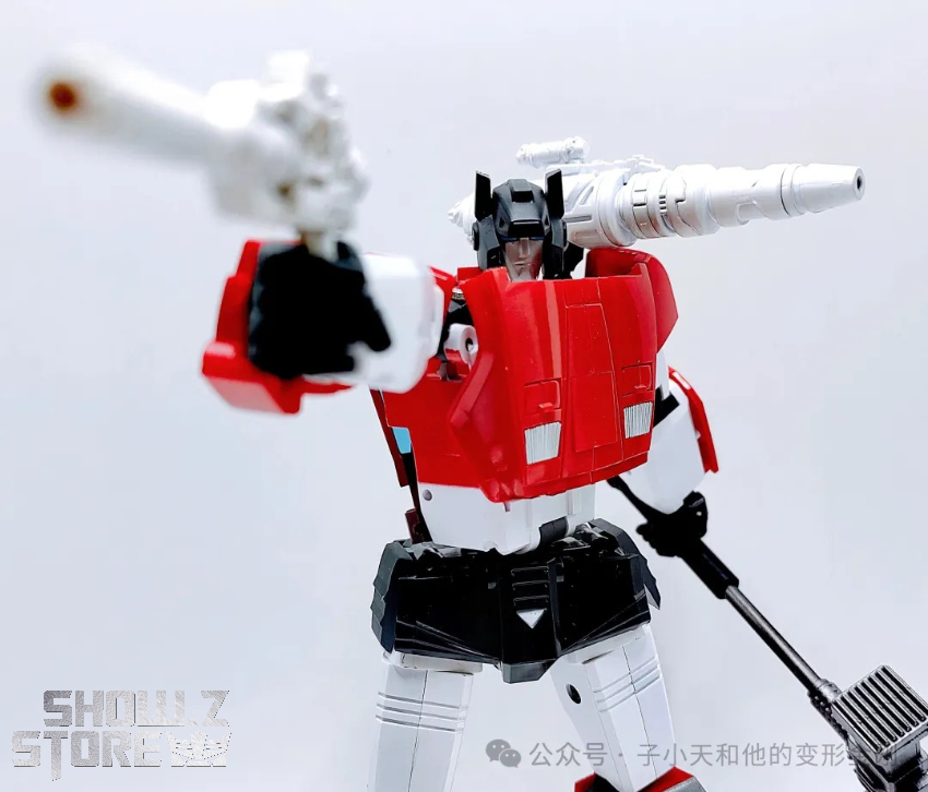 DX9 Toys D21 Red Storm Sideswipe - View 2 DX9 Toys D21 Red Storm Sideswipe - View 2
