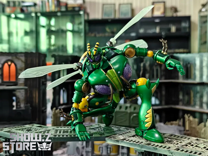 Robot Toys RT-D02 Transformers Beast Wars Beedrill Waspinator - View 3 Robot Toys RT-D02 Transformers Beast Wars Beedrill Waspinator - View 3