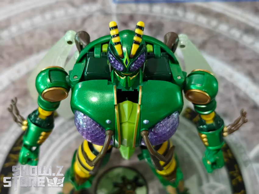 Robot Toys RT-D02 Transformers Beast Wars Beedrill Waspinator - View 1 Robot Toys RT-D02 Transformers Beast Wars Beedrill Waspinator - View 1
