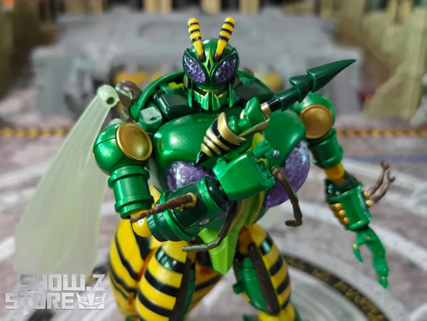 Robot Toys RT-D02 Transformers Beast Wars Beedrill Waspinator - View 1 Robot Toys RT-D02 Transformers Beast Wars Beedrill Waspinator - View 1