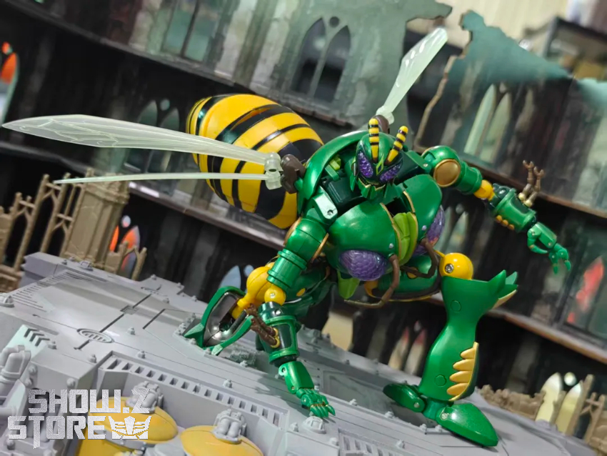 Robot Toys RT-D02 Transformers Beast Wars Beedrill Waspinator - View 1 Robot Toys RT-D02 Transformers Beast Wars Beedrill Waspinator - View 1