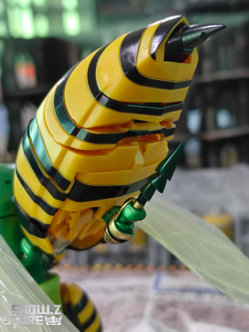 Robot Toys RT-D02 Transformers Beast Wars Beedrill Waspinator - View 1 Robot Toys RT-D02 Transformers Beast Wars Beedrill Waspinator - View 1