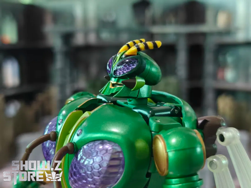 Robot Toys RT-D02 Transformers Beast Wars Beedrill Waspinator - View 2 Robot Toys RT-D02 Transformers Beast Wars Beedrill Waspinator - View 2