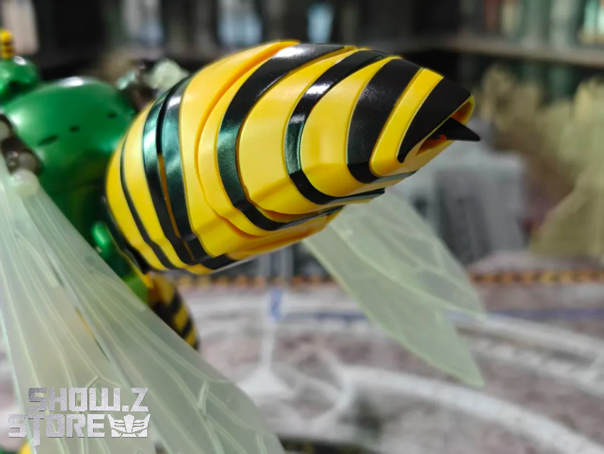 Robot Toys RT-D02 Transformers Beast Wars Beedrill Waspinator - View 1 Robot Toys RT-D02 Transformers Beast Wars Beedrill Waspinator - View 1