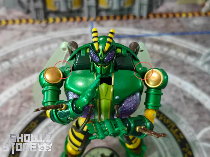 Robot Toys RT-D02 Transformers Beast Wars Beedrill Waspinator - View 1 Robot Toys RT-D02 Transformers Beast Wars Beedrill Waspinator - View 1