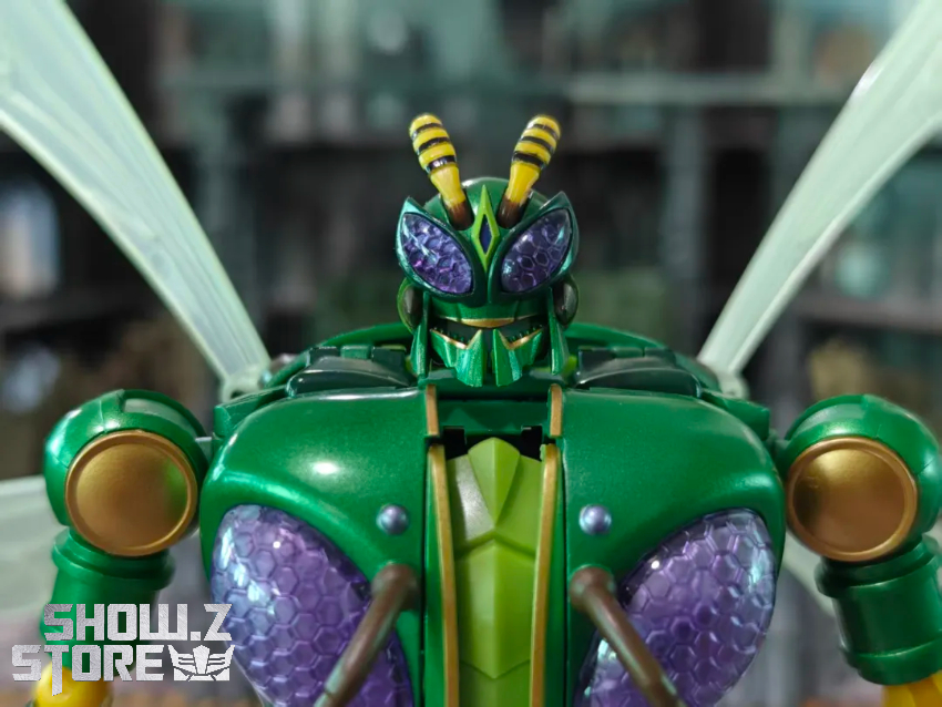 Robot Toys RT-D02 Transformers Beast Wars Beedrill Waspinator - View 1 Robot Toys RT-D02 Transformers Beast Wars Beedrill Waspinator - View 1